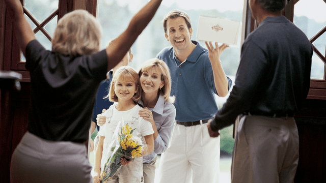 「{訪;たず}ねる」と「{訪;おとず}れる」の{違;ちが}いとは？