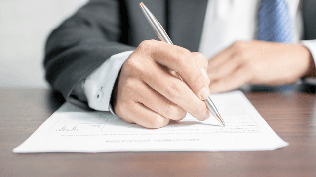 「{記入;きにゅう}」と「{記載;きさい}」と「{記述;きじゅつ}」の{違;ちが}いとは？