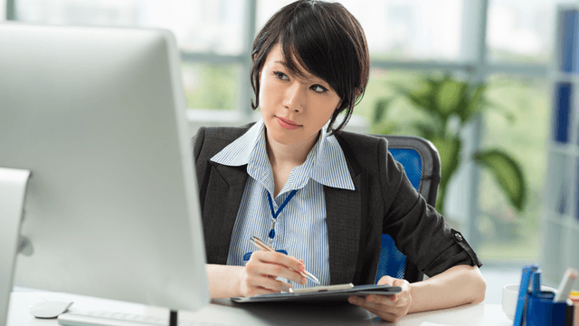 「{会社;かいしゃ}{員;いん}」「{社員;しゃいん}」「{従業;じゅうぎょう}{員;いん}」「{職員;しょくいん}」の{違;ちが}いとは？