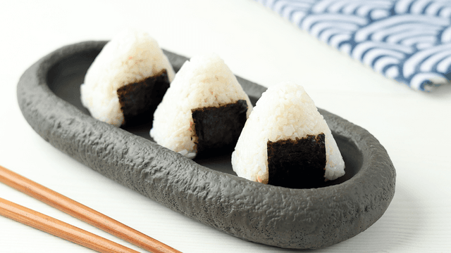 「おにぎり」と「にぎり」の{違;ちが}いとは？