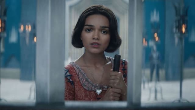 <p><ruby><rb><span class="unknown" word="実写">実写</span></rb><rt>じっしゃ</rt></ruby><ruby><rb><span class="jlpt-n1" word="版">版</span></rb><rt>ばん</rt></ruby>「<ruby><rb><span class="unknown" word="白雪姫">白雪姫</span></rb><rt>しらゆきひめ</rt></ruby>」<ruby><rb><span class="unknown" word="興行">興行</span></rb><rt>こうぎょう</rt></ruby><ruby><rb><span class="jlpt-n3" word="収入">収入</span></rb><rt>しゅうにゅう</rt></ruby><ruby><rb>振</rb><rt>ふ</rt></ruby>るわず　<ruby><rb><span class="unknown" word="配役">配役</span></rb><rt>はいやく</rt></ruby>や<ruby><rb>描</rb><rt>えが</rt></ruby>き<ruby><rb><span class="jlpt-n5" word="方">方</span></rb><rt>かた</rt></ruby>めぐり<ruby><rb><span class="jlpt-n1" word="物議">物議</span></rb><rt>ぶつぎ</rt></ruby></p>