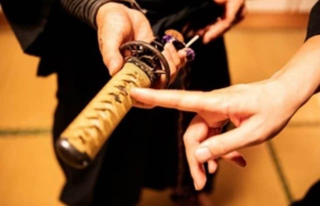 <p>イギリスで“<ruby><rb><span class="unknown" word="忍者">忍者</span></rb><rt>にんじゃ</rt></ruby><ruby><rb><span class="jlpt-n3" word="刀">刀</span></rb><rt>がたな</rt></ruby>”の<ruby><rb><span class="jlpt-n1" word="所持">所持</span></rb><rt>しょじ</rt></ruby>や<ruby><rb><span class="jlpt-n3" word="販売">販売</span></rb><rt>はんばい</rt></ruby>が<ruby><rb><span class="unknown" word="違法">違法</span></rb><rt>いほう</rt></ruby>に　16<ruby><rb><span class="jlpt-n1" word="歳">歳</span></rb><rt>さい</rt></ruby>の<ruby><rb><span class="jlpt-n3" word="少年">少年</span></rb><rt>しょうねん</rt></ruby>が<ruby><rb>忍者</rb><rt>にんじゃ</rt></ruby><ruby><rb>刀</rb><rt>がたな</rt></ruby>で<ruby><rb><span class="unknown" word="殺害">殺害</span></rb><rt>さつがい</rt></ruby>された<ruby><rb><span class="jlpt-n3" word="事件">事件</span></rb><rt>じけん</rt></ruby>が<ruby><rb><span class="jlpt-n1" word="契機">契機</span></rb><rt>けいき</rt></ruby></p>