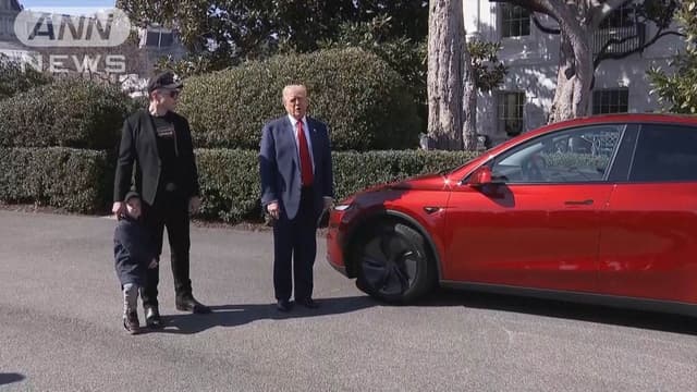 テスラの<ruby ><rb>売</rb><rt>う</rt></ruby>りあげと<ruby ><rb><span class="jlpt-n3" word="利益">利益</span></rb><rt>りえき</rt></ruby>が<ruby ><rb>大</rb><rt>おお</rt></ruby>きく<ruby ><rb><span class="jlpt-n1" word="下がる">下</rb><rt>さ</rt></ruby>がる</span>