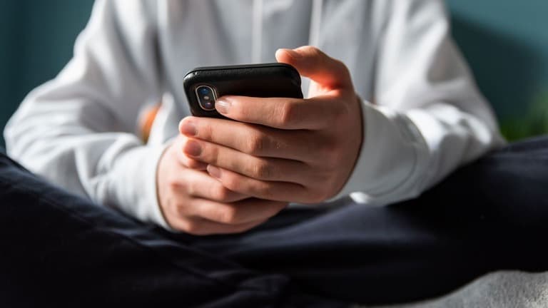 アメリカの１０代の半分が「ソーシャルメディアはよくない」と思う