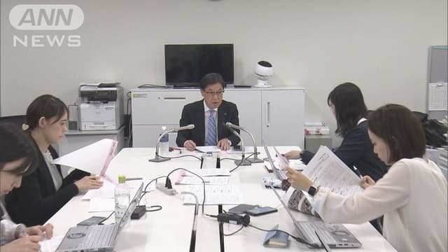 <ruby ><rb>3<span class="jlpt-n3" word="月">月</span></rb><rt>さんがつ</rt></ruby>の<span class="jlpt-n5" word="デパート">デパート</span>の<ruby ><rb><span class="jlpt-n2" word="免税">免税</span><span class="jlpt-n3" word="品">品</span></rb><rt>めんぜいひん</rt></ruby>の<ruby ><rb><span class="unknown" word="売り上げ">売</rb><rt>う</rt></ruby>り<ruby ><rb>上</rb><rt>あ</rt></ruby>げ</span>がさがりました