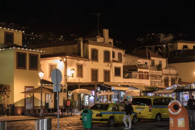 <ruby ><rb>2032<span class="jlpt-n5" word="年">年</span></rb><rt>にせんさんじゅうにねん</rt></ruby>までに「<span class="jlpt-n5" word="よく">よく</span>ねむる<ruby ><rb><span class="jlpt-n5" word="旅行">旅行</span></rb><rt>りょこう</rt></ruby>」が2ばいに<ruby ><rb><span class="jlpt-n4" word="増える">増</rb><rt>ふ</rt></ruby>える</span>