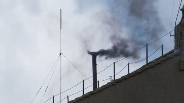 バチカンで<ruby ><rb><span class="jlpt-n5" word="新しい">新</rb><rt>あたら</rt></ruby>しい</span><ruby ><rb><span class="unknown" word="教皇">教皇</span></rb><rt>きょうこう</rt></ruby>は<span class="jlpt-n5" word="まだ">まだ</span><ruby ><rb>決</rb><rt>き</rt></ruby>まりません