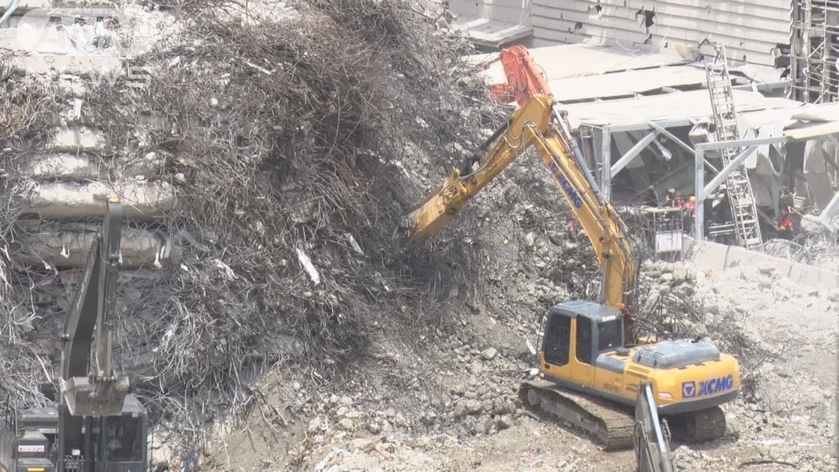 ミャンマーの地震でタイのビルがたおれる　中国の会社の人15人がつかまる