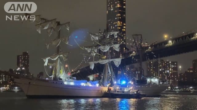 メキシコの<ruby ><rb>ふね</rb><rt>ふね</rt></ruby>、ニューヨークの<ruby ><rb><span class="jlpt-n5" word="はし">はし</span></rb><rt>はし</rt></ruby>に<span class="jlpt-n2" word="ぶつかる">ぶつかる</span>