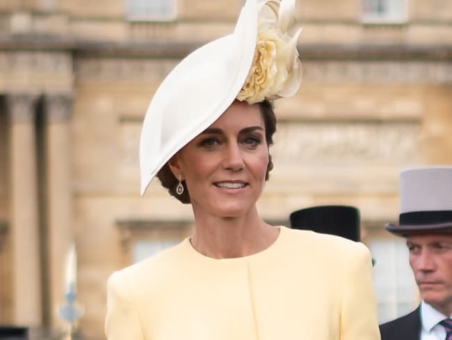 キャサリン妃、結婚式のイヤリングでガーデンパーティーに出席