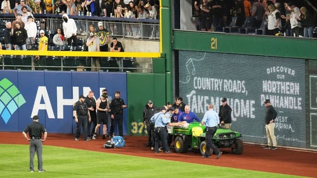 <span class="jlpt-n4" word="アメリカ">アメリカ</span>の<span class="unknown" word="野球">野球</span>のしあいで、<ruby ><rb>20<span class="jlpt-n1" word="歳">歳</span></rb><rt>はたち</rt></ruby>の<ruby ><rb><span class="jlpt-n5" word="人">人</span></rb><rt>ひと</rt></ruby>がおちる