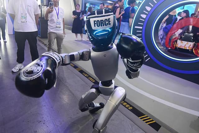 ロボットのキックボクシングたいかいが<ruby ><rb><span class="unknown" word="中国">中国</span></rb><rt>ちゅうごく</rt></ruby>でありました