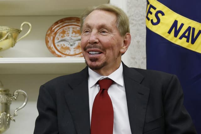 ラリー・エリソン<span class="jlpt-n1" word="さん">さん</span>、<ruby ><rb><span class="jlpt-n4" word="世界">世界</span></rb><rt>せかい</rt></ruby>で2<ruby ><rb><span class="jlpt-n1" word="番目">番目</span></rb><rt>ばんめ</rt></ruby>に<ruby ><rb><span class="jlpt-n3" word="お">お</span>金</rb><rt>おかね</rt></ruby><ruby ><rb>持</rb><rt>も</rt></ruby>ちに<span class="jlpt-n5" word="なる">なる</span>