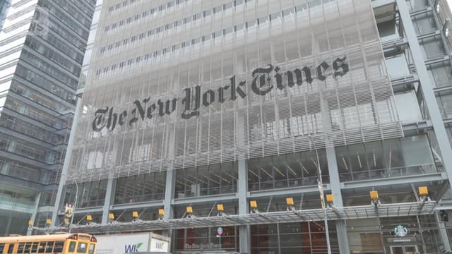 <span class="jlpt-n3" word="トランプ">トランプ</span><ruby ><rb><span class="jlpt-n5" word="前">前</span></rb><rt>ぜん</rt></ruby><ruby ><rb><span class="jlpt-n3" word="大統領">大統領</span></rb><rt>だいとうりょう</rt></ruby>の<ruby ><rb>訴</rb><rt>うった</rt></ruby>え、<ruby ><rb><span class="jlpt-n3" word="書類">書類</span></rb><rt>しょるい</rt></ruby>が<ruby ><rb>長</rb><rt>なが</rt></ruby>すぎて<ruby ><rb><span class="unknown" word="却下">却下</span></rb><rt>きゃっか</rt></ruby>される