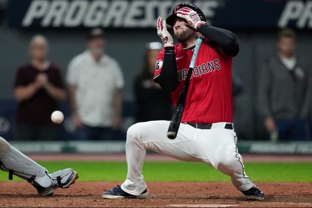 <span class="jlpt-n5" word="とても">とても</span>はやい<span class="jlpt-n3" word="ボール">ボール</span>がバッターのかおにあたり、びょういんにいきました