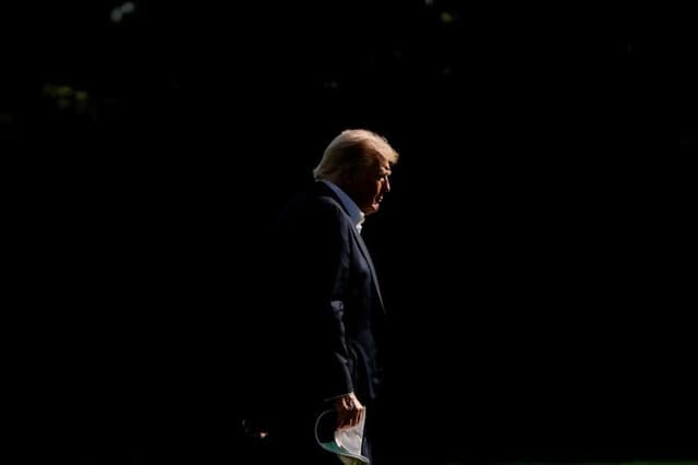 <span class="jlpt-n3" word="トランプ">トランプ</span><ruby ><rb><span class="jlpt-n3" word="大統領">大統領</span></rb><rt>だいとうりょう</rt></ruby>、<ruby ><rb><span class="jlpt-n5" word="外国">外国</span></rb><rt>がいこく</rt></ruby>で<ruby ><rb>作</rb><rt>つく</rt></ruby>られた<ruby ><rb><span class="jlpt-n5" word="映画">映画</span></rb><rt>えいが</rt></ruby>に<ruby ><rb><span class="jlpt-n5" word="高い">高</rb><rt>たか</rt></ruby>い</span><ruby ><rb><span class="jlpt-n3" word="税金">税金</span></rb><rt>ぜいきん</rt></ruby>を<ruby ><rb><span class="jlpt-n5" word="言う">言</rb><rt>い</rt></ruby>う</span>