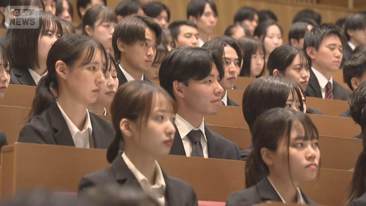 来年春に入る学生の内定式が行われました