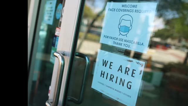 <ruby ><rb><span class="jlpt-n4" word="アメリカ">アメリカ</span></rb><rt>アメリカ</rt></ruby>の<ruby ><rb><span class="jlpt-n2" word="民間">民間</span></rb><rt>みんかん</rt></ruby>の<ruby ><rb><span class="jlpt-n5" word="仕事">仕事</span></rb><rt>しごと</rt></ruby>、<ruby ><rb>2<span class="jlpt-n5" word="年">年</span></rb><rt>にねん</rt></ruby>ぶりに<ruby ><rb>大</rb><rt>おお</rt></ruby>きく<ruby ><rb><span class="jlpt-n3" word="減る">減</rb><rt>へ</rt></ruby>る</span>