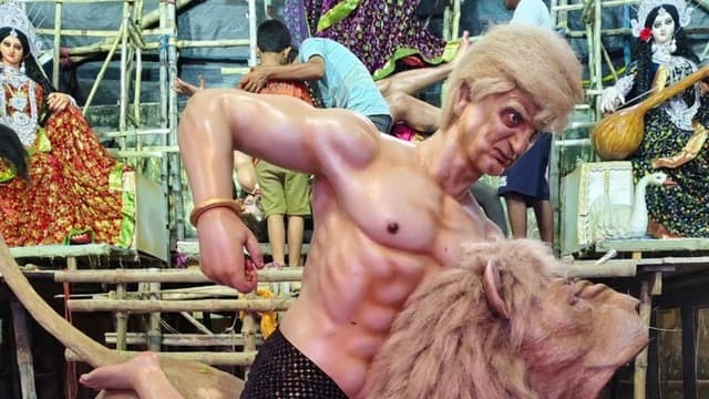 <span class="" word="ヒ">ヒ</span><span class="" word="ン">ン</span><span class="" word="ド">ド</span><span class="" word="ゥ">ゥ</span><span class="" word="ー">ー</span><ruby ><rb><span class="unknown" word="教">教</span></rb><rt>きょう</rt></ruby><span class="" word="の">の</span><ruby ><rb><span class="unknown" word="女神">女神</span></rb><rt>めがみ</rt></ruby><span class="" word="ド">ド</span><span class="" word="ゥ">ゥ</span><span class="" word="ル">ル</span><span class="" word="ガ">ガ</span><span class="" word="ー">ー</span><span class="" word="が">が</span><span class="jlpt-n3" word="トランプ">トランプ</span><ruby ><rb><span class="jlpt-n3" word="大統領">大統領</span></rb><rt>だいとうりょう</rt></ruby><span class="" word="を">を</span><ruby ><rb><span class="jlpt-n3" word="悪魔">悪魔</span></rb><rt>あくま</rt></ruby><span class="" word="と">と</span><span class="" word="し">し</span><span class="" word="て">て</span><ruby ><rb><span class="" word="倒">倒</span></rb><rt>たお</rt></ruby><span class="" word="す">す</span><ruby ><rb><span class="" word="祭">祭</span></rb><rt>まつ</rt></ruby><span class="" word="り">り</span>