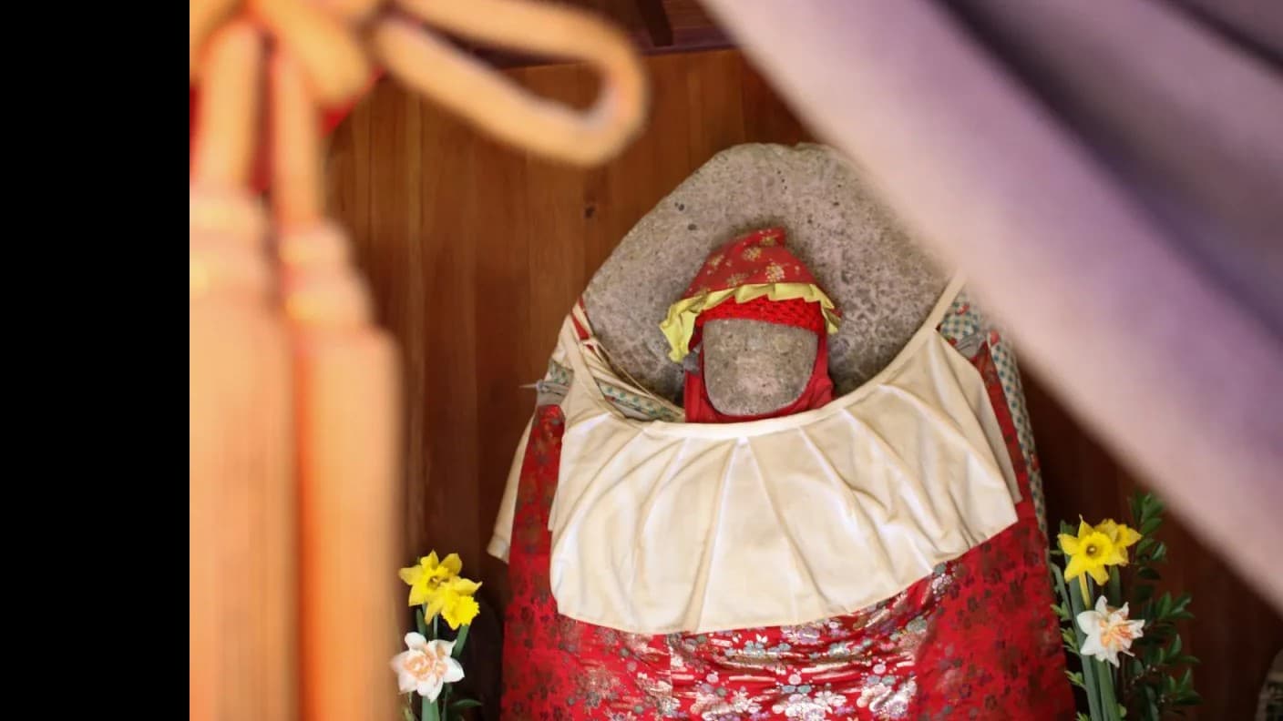 鼻のないお地蔵さま