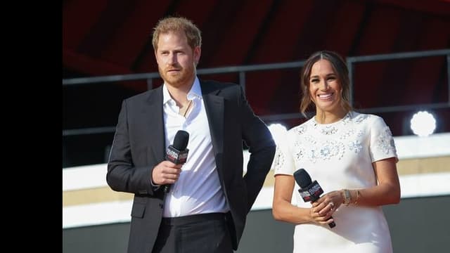 <span class="" word="ヘ">ヘ</span><span class="" word="ン">ン</span><span class="" word="リ">リ</span><span class="" word="ー">ー</span><ruby ><rb><span class="jlpt-n3" word="王子">王子</span></rb><rt>おうじ</rt></ruby><span class="" word="と">と</span><span class="" word="メ">メ</span><span class="" word="ー">ー</span><span class="" word="ガ">ガ</span><span class="" word="ン">ン</span><span class="jlpt-n1" word="さん">さん</span><span class="" word="が">が</span><ruby ><rb><span class="unknown" word="人道">人道</span><span class="jlpt-n3" word="賞">賞</span></rb><rt>じんどうしょう</rt></ruby><span class="" word="を">を</span><span class="" word="も">も</span><span class="" word="ら">ら</span><span class="" word="い">い</span><span class="" word="ま">ま</span><span class="" word="し">し</span><span class="" word="た">た</span>