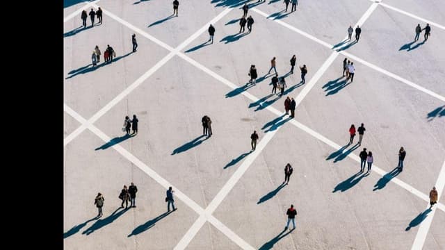 <ruby ><rb><span class="jlpt-n4" word="世界">世界</span></rb><rt>せかい</rt></ruby><span class="" word="の">の</span><ruby ><rb><span class="jlpt-n3" word="平均">平均</span><span class="jlpt-n2" word="寿命">寿命</span></rb><rt>へいきんじゅみょう</rt></ruby><span class="" word="が">が</span><span class="" word="コ">コ</span><span class="" word="ロ">ロ</span><span class="" word="ナ">ナ</span><ruby ><rb><span class="jlpt-n5" word="前">前</span></rb><rt>まえ</rt></ruby><span class="" word="に">に</span><ruby ><rb><span class="" word="戻">戻</span></rb><rt>もど</rt></ruby><span class="" word="る">る</span><span class="" word="が">が</span><span class="" word="、">、</span><ruby ><rb><span class="" word="子">子</span></rb><rt>こ</rt></ruby><span class="" word="ど">ど</span><span class="" word="も">も</span><span class="" word="と">と</span><ruby ><rb><span class="unknown" word="若者">若者</span></rb><rt>わかもの</rt></ruby><span class="" word="の">の</span><ruby ><rb><span class="jlpt-n3" word="死亡">死亡</span></rb><rt>しぼう</rt></ruby><span class="" word="が">が</span><ruby ><rb><span class="" word="増">増</span></rb><rt>ふ</rt></ruby><span class="" word="え">え</span><span class="" word="る">る</span>