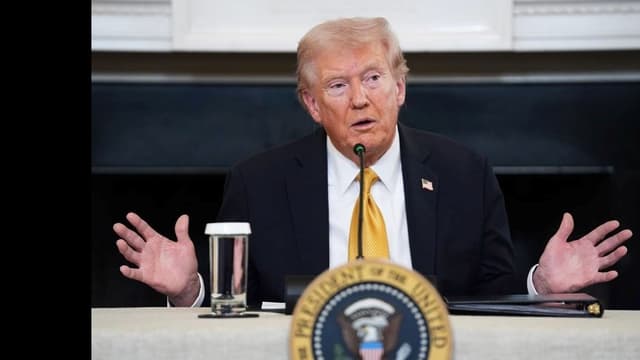 <span class="jlpt-n3" word="トランプ">トランプ</span><ruby ><rb><span class="jlpt-n3" word="大統領">大統領</span></rb><rt>だいとうりょう</rt></ruby><span class="" word="、">、</span><span class="" word="カ">カ</span><span class="" word="ナ">ナ</span><span class="" word="ダ">ダ</span><span class="" word="と">と</span><span class="" word="の">の</span><ruby ><rb><span class="jlpt-n4" word="貿易">貿易</span></rb><rt>ぼうえき</rt></ruby><span class="" word="の">の</span><ruby ><rb><span class="" word="話">話</span></rb><rt>はなし</rt></ruby><span class="" word="し">し</span><ruby ><rb><span class="" word="合">合</span></rb><rt>あ</rt></ruby><span class="" word="い">い</span><span class="" word="を">を</span><span class="" word="や">や</span><span class="" word="め">め</span><span class="" word="る">る</span>