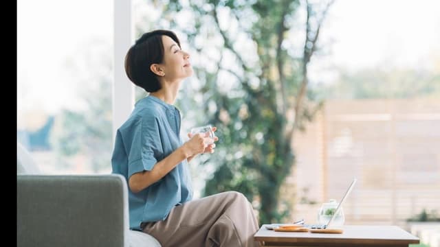 <ruby ><rb><span class="jlpt-n4" word="心">心</span></rb><rt>こころ</rt></ruby><span class="" word="を">を</span><span class="" word="し">し</span><span class="" word="ず">ず</span><span class="" word="か">か</span><span class="" word="に">に</span><span class="" word="す">す</span><span class="" word="る">る</span><span class="" word="ほ">ほ</span><span class="" word="う">う</span><span class="" word="ほ">ほ</span><span class="" word="う">う</span>