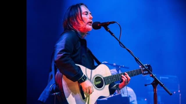 <span class="" word="レ">レ</span><span class="" word="デ">デ</span><span class="" word="ィ">ィ</span><span class="" word="オ">オ</span><span class="" word="ヘ">ヘ</span><span class="" word="ッ">ッ</span><span class="" word="ド">ド</span><span class="" word="の">の</span><span class="" word="ト">ト</span><span class="" word="ム">ム</span><span class="" word="・">・</span><span class="" word="ヨ">ヨ</span><span class="" word="ー">ー</span><span class="" word="ク">ク</span><span class="jlpt-n1" word="さん">さん</span><span class="" word="、">、</span><span class="" word="イ">イ</span><span class="" word="ス">ス</span><span class="" word="ラ">ラ</span><span class="" word="エ">エ</span><span class="" word="ル">ル</span><span class="" word="で">で</span><span class="" word="ラ">ラ</span><span class="" word="イ">イ</span><span class="" word="ブ">ブ</span><span class="" word="し">し</span><span class="" word="な">な</span><span class="" word="い">い</span><span class="" word="と">と</span><ruby ><rb><span class="" word="話">話</span></rb><rt>はな</rt></ruby><span class="" word="す">す</span>