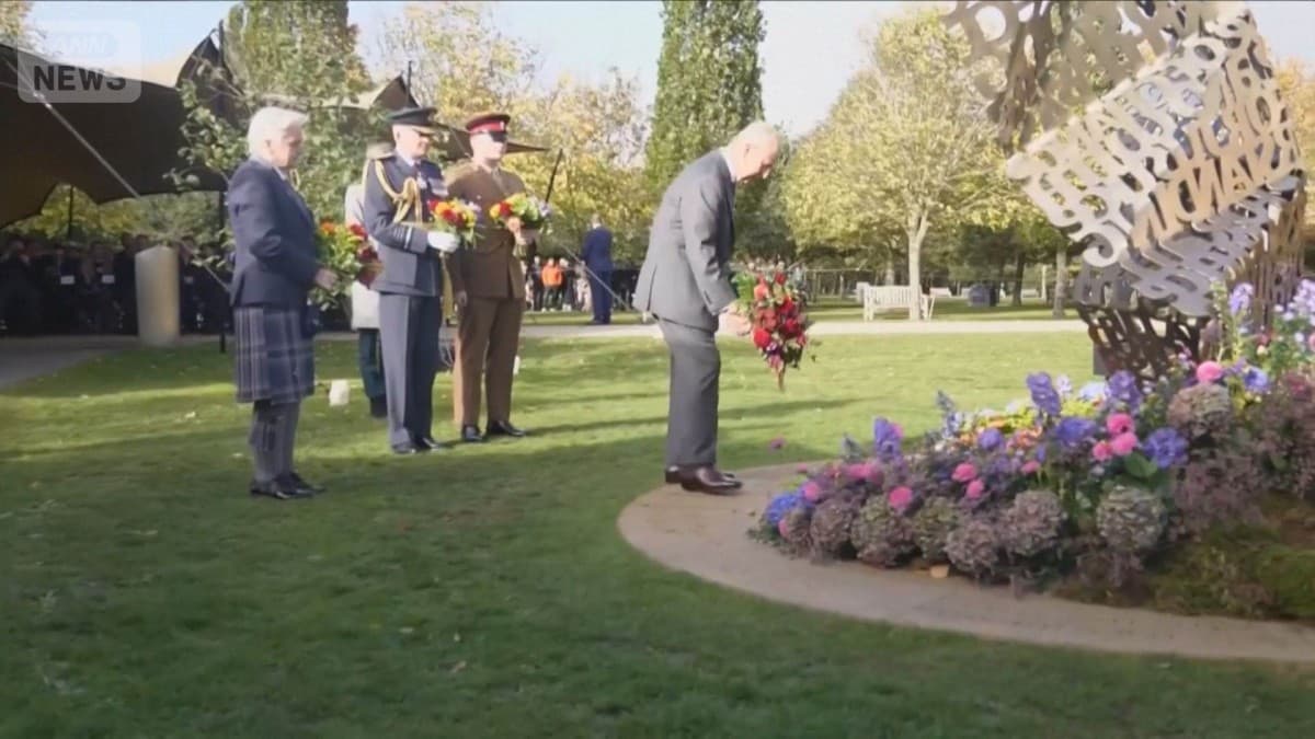 チャールズ国王、LGBTの元軍人をたたえる