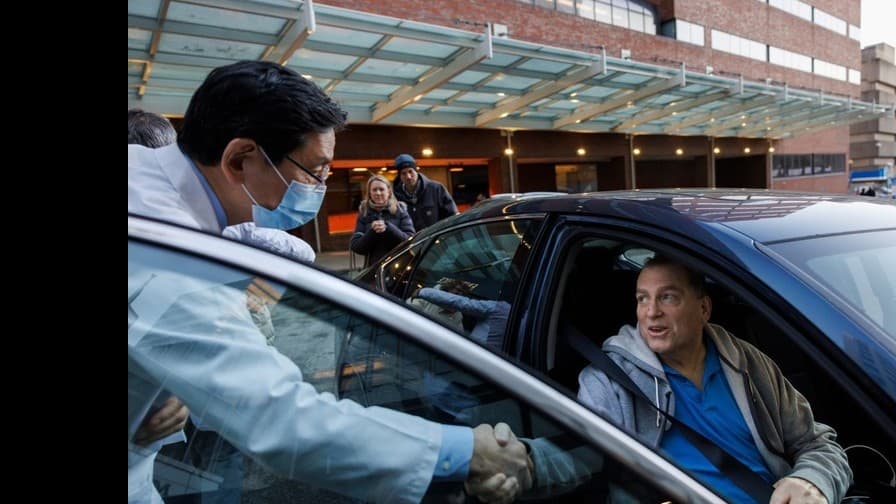 ブタの腎臓を移植したアメリカの男性、271日間生きる