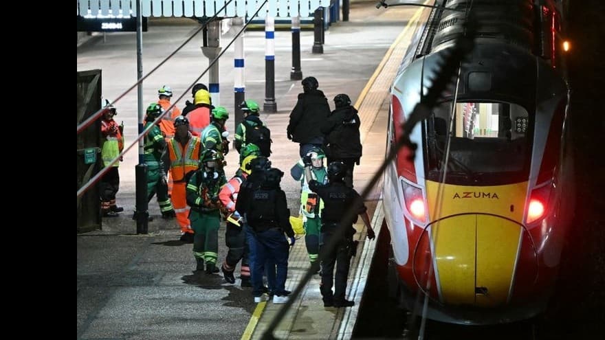 イギリスの列車で10人がけが　2人がつかまる