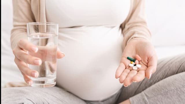 <span class="" word="に">に</span><span class="" word="ん">ん</span><span class="" word="ぷ">ぷ</span><span class="" word="さ">さ</span><span class="" word="ん">ん</span><span class="" word="に">に</span><span class="" word="ひ">ひ</span><span class="" word="つ">つ</span><span class="" word="よ">よ</span><span class="" word="う">う</span><span class="" word="な">な</span><span class="jlpt-n2" word="ビタミン">ビタミン</span>