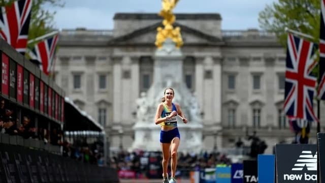 <ruby ><rb><span class="jlpt-n3" word="地球">地球</span></rb><rt>ちきゅう</rt></ruby><ruby ><rb><span class="jlpt-n3" word="温暖">温暖</span><span class="unknown" word="化">化</span></rb><rt>おんだんか</rt></ruby><span class="" word="で">で</span><span class="jlpt-n2" word="マラソン">マラソン</span><span class="" word="が">が</span><span class="" word="む">む</span><span class="" word="ず">ず</span><span class="" word="か">か</span><span class="" word="し">し</span><span class="" word="く">く</span><span class="jlpt-n5" word="なる">なる</span>