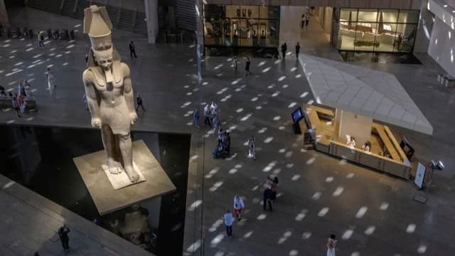 <ruby ><rb><span class="unknown" word="大">大</span></rb><rt>だい</rt></ruby><span class="" word="エ">エ</span><span class="" word="ジ">ジ</span><span class="" word="プ">プ</span><span class="" word="ト">ト</span><ruby ><rb><span class="jlpt-n3" word="博物館">博物館</span></rb><rt>はくぶつかん</rt></ruby><span class="" word="、">、</span><ruby ><rb><span class="jlpt-n5" word="二">二</span><span class="jlpt-n5" word="十">十</span><span class="jlpt-n5" word="年">年</span></rb><rt>にじゅうねん</rt></ruby><ruby ><rb><span class="" word="越">越</span></rb><rt>ご</rt></ruby><span class="" word="し">し</span><span class="" word="の">の</span><ruby ><rb><span class="jlpt-n1" word="構想">構想</span></rb><rt>こうそう</rt></ruby><ruby ><rb><span class="jlpt-n3" word="実現">実現</span></rb><rt>じつげん</rt></ruby><span class="" word="―">―</span><span class="" word="―">―</span><ruby ><rb><span class="jlpt-n4" word="歴史">歴史</span><span class="jlpt-n1" word="的">的</span></rb><rt>れきしてき</rt></ruby><ruby ><rb><span class="unknown" word="遺産">遺産</span></rb><rt>いさん</rt></ruby><span class="" word="と">と</span><ruby ><rb><span class="jlpt-n3" word="建築">建築</span><span class="jlpt-n1" word="美">美</span></rb><rt>けんちくび</rt></ruby><span class="" word="の">の</span><ruby ><rb><span class="unknown" word="融合">融合</span></rb><rt>ゆうごう</rt></ruby>