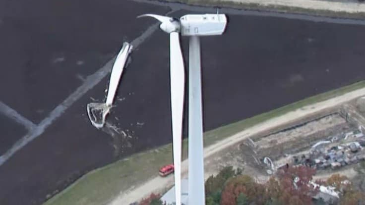 アメリカで風力タービンの羽が落ちる　けが人はいませんでした