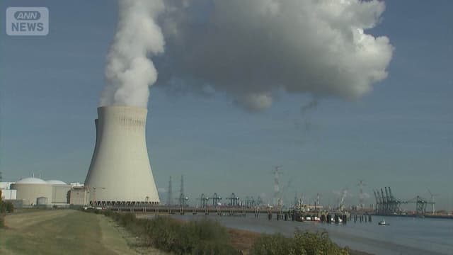 <span class="" word="ベ">ベ</span><span class="" word="ル">ル</span><span class="" word="ギ">ギ</span><span class="" word="ー">ー</span><span class="" word="で">で</span><span class="" word="ド">ド</span><span class="" word="ロ">ロ</span><span class="" word="ー">ー</span><span class="" word="ン">ン</span><span class="" word="が">が</span><ruby ><rb><span class="unknown" word="原発">原発</span></rb><rt>げんぱつ</rt></ruby><span class="" word="の">の</span><span class="jlpt-n5" word="上">上</span><span class="" word="を">を</span><span class="" word="と">と</span><span class="" word="ぶ">ぶ</span>