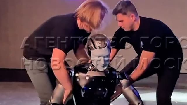 <span class="" word="ロ">ロ</span><span class="" word="シ">シ</span><span class="" word="ア">ア</span><span class="" word="の">の</span><span class="" word="ロ">ロ</span><span class="" word="ボ">ボ</span><span class="" word="ッ">ッ</span><span class="" word="ト">ト</span><span class="" word="、">、</span><span class="" word="た">た</span><span class="" word="お">お</span><span class="" word="れ">れ</span><span class="" word="る">る</span>