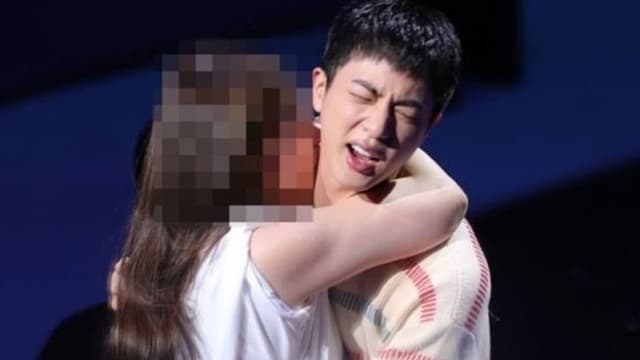 <span class="" word="B">B</span><span class="" word="T">T</span><span class="" word="S">S</span><span class="" word="の">の</span><span class="" word="J">J</span><span class="" word="I">I</span><span class="" word="N">N</span><span class="jlpt-n1" word="さん">さん</span><span class="" word="に">に</span><span class="" word="キ">キ</span><span class="" word="ス">ス</span><span class="" word="を">を</span><span class="" word="し">し</span><span class="" word="た">た</span><ruby ><rb><span class="unknown" word="日本人">日本人</span></rb><rt>にほんじん</rt></ruby><span class="" word="の">の</span><ruby ><rb><span class="jlpt-n5" word="女">女</span></rb><rt>おんな</rt></ruby><span class="" word="、">、</span><span class="" word="つ">つ</span><span class="" word="か">か</span><span class="" word="ま">ま</span><span class="" word="る">る</span>