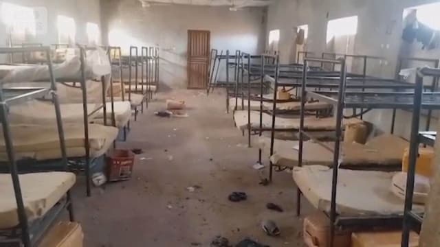 <span class="" word="ナ">ナ</span><span class="" word="イ">イ</span><span class="" word="ジ">ジ</span><span class="" word="ェ">ェ</span><span class="" word="リ">リ</span><span class="" word="ア">ア</span><span class="" word="の">の</span><ruby ><rb><span class="jlpt-n5" word="学校">学校</span></rb><rt>がっこう</rt></ruby><span class="" word="で">で</span><ruby ><rb><span class="" word="女">女</span></rb><rt>おんな</rt></ruby><span class="" word="の">の</span><ruby ><rb><span class="" word="子">子</span></rb><rt>こ</rt></ruby><span class="" word="2">2</span><span class="" word="5">5</span><ruby ><rb><span class="jlpt-n5" word="人">人</span></rb><rt>にん</rt></ruby><span class="" word="が">が</span><span class="" word="さ">さ</span><span class="" word="ら">ら</span><span class="" word="わ">わ</span><span class="" word="れ">れ</span><span class="" word="る">る</span>