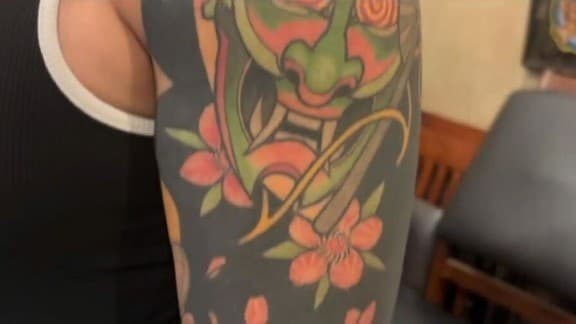 <ruby ><rb><span class="jlpt-n4" word="アメリカ">アメリカ</span></rb><rt>あめりか</rt></ruby><span class="" word="で">で</span><span class="" word="タ">タ</span><span class="" word="ト">ト</span><span class="" word="ゥ">ゥ</span><span class="" word="ー">ー</span><span class="" word="を">を</span><ruby ><rb><span class="" word="消">消</span></rb><rt>け</rt></ruby><span class="" word="し">し</span><span class="" word="た">た</span><span class="" word="い">い</span><ruby ><rb><span class="jlpt-n5" word="人">人</span></rb><rt>ひと</rt></ruby><span class="" word="が">が</span><ruby ><rb><span class="" word="増">増</span></rb><rt>ふ</rt></ruby><span class="" word="え">え</span><span class="" word="て">て</span><span class="" word="い">い</span><span class="" word="ま">ま</span><span class="" word="す">す</span>