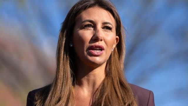 <span class="jlpt-n3" word="トランプ">トランプ</span><ruby ><rb><span class="jlpt-n3" word="元">元</span></rb><rt>もと</rt></ruby><ruby ><rb><span class="jlpt-n3" word="大統領">大統領</span></rb><rt>だいとうりょう</rt></ruby><span class="" word="の">の</span><ruby ><rb><span class="" word="元">元</span></rb><rt>もと</rt></ruby><ruby ><rb><span class="unknown" word="弁護士">弁護士</span></rb><rt>べんごし</rt></ruby><span class="" word="、">、</span><ruby ><rb><span class="jlpt-n5" word="仕事">仕事</span></rb><rt>しごと</rt></ruby><span class="" word="が">が</span><span class="jlpt-n1" word="ルール">ルール</span><span class="" word="に">に</span><ruby ><rb><span class="" word="合">合</span></rb><rt>あ</rt></ruby><span class="" word="っ">っ</span><span class="" word="て">て</span><span class="" word="い">い</span><span class="" word="な">な</span><span class="" word="い">い</span><span class="" word="と">と</span><span class="jlpt-n4" word="アメリカ">アメリカ</span><span class="" word="の">の</span><ruby ><rb><span class="unknown" word="裁判所">裁判所</span></rb><rt>さいばんしょ</rt></ruby><span class="" word="が">が</span><ruby ><rb><span class="" word="言">言</span></rb><rt>い</rt></ruby><span class="" word="い">い</span><span class="" word="ま">ま</span><span class="" word="し">し</span><span class="" word="た">た</span>