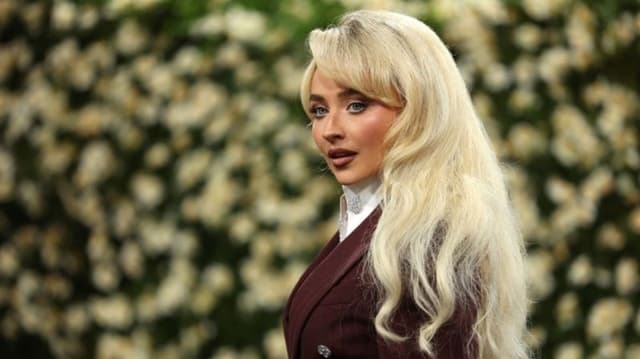 <span class="" word="サ">サ</span><span class="" word="ブ">ブ</span><span class="" word="リ">リ</span><span class="" word="ナ">ナ</span><span class="" word="・">・</span><span class="" word="カ">カ</span><span class="" word="ー">ー</span><span class="" word="ペ">ペ</span><span class="" word="ン">ン</span><span class="" word="タ">タ</span><span class="" word="ー">ー</span><span class="jlpt-n1" word="さん">さん</span><span class="" word="、">、</span><ruby ><rb><span class="jlpt-n5" word="自分">自分</span></rb><rt>じぶん</rt></ruby><span class="" word="の">の</span><ruby ><rb><span class="jlpt-n5" word="歌">歌</span></rb><rt>うた</rt></ruby><span class="" word="を">を</span><ruby ><rb><span class="unknown" word="勝手">勝手</span></rb><rt>かって</rt></ruby><span class="" word="に">に</span><ruby ><rb><span class="" word="使">使</span></rb><rt>つか</rt></ruby><span class="" word="わ">わ</span><span class="" word="れ">れ</span><span class="" word="て">て</span><ruby ><rb><span class="" word="怒">怒</span></rb><rt>おこ</rt></ruby><span class="" word="る">る</span>