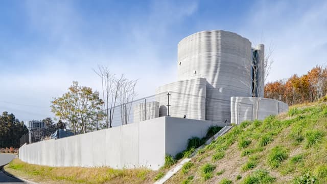 <ruby><rb><span class="jlpt-n3" word="日本">日本</span></rb><rt>にほん</rt></ruby><span class="" word="で">で</span><ruby><rb><span class="" word="初">初</span></rb><rt>はじ</rt></ruby><span class="" word="め">め</span><span class="" word="て">て</span><span class="" word="の">の</span><span class="" word="2">2</span><ruby><rb><span class="jlpt-n1" word="階">階</span><span class="" word="建">建</span></rb><rt>かいだ</rt></ruby><span class="" word="て">て</span><span class="" word="3">3</span><span class="" word="D">D</span><span class="jlpt-n2" word="プリント">プリント</span><ruby><rb><span class="jlpt-n3" word="住宅">住宅</span></rb><rt>じゅうたく</rt></ruby><span class="" word="が">が</span><ruby><rb><span class="jlpt-n3" word="完成">完成</span></rb><rt>かんせい</rt></ruby>