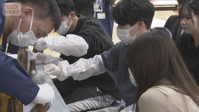 <ruby ><rb><span class="jlpt-n5" word="学生">学生</span></rb><rt>がくせい</rt></ruby><span class="" word="が">が</span><ruby ><rb><span class="jlpt-n4" word="警察">警察</span></rb><rt>けいさつ</rt></ruby><span class="" word="の">の</span><ruby ><rb><span class="jlpt-n5" word="仕事">仕事</span></rb><rt>しごと</rt></ruby><span class="" word="を">を</span><ruby ><rb><span class="jlpt-n1" word="体験">体験</span></rb><rt>たいけん</rt></ruby><span class="" word="し">し</span><span class="" word="ま">ま</span><span class="" word="し">し</span><span class="" word="た">た</span>