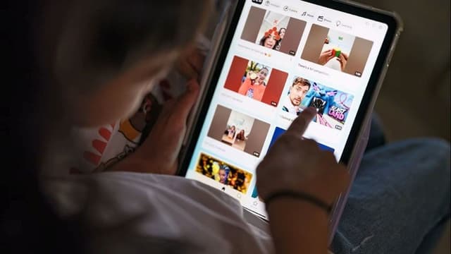 <ruby ><rb><span class="jlpt-n1" word="未">未</span><span class="jlpt-n1" word="成年">成年</span></rb><rt>みせいねん</rt></ruby><span class="" word="の">の</span><span class="" word="S">S</span><span class="" word="N">N</span><span class="" word="S">S</span><ruby ><rb><span class="jlpt-n3" word="禁止">禁止</span></rb><rt>きんし</rt></ruby><span class="" word="へ">へ</span><span class="" word="—">—</span><span class="" word="—">—</span><ruby ><rb><span class="jlpt-n1" word="規制">規制</span></rb><rt>きせい</rt></ruby><span class="" word="の">の</span><ruby ><rb><span class="jlpt-n3" word="効果">効果</span></rb><rt>こうか</rt></ruby><span class="" word="に">に</span><ruby ><rb><span class="" word="対">対</span></rb><rt>たい</rt></ruby><span class="" word="す">す</span><span class="" word="る">る</span><ruby ><rb><span class="jlpt-n3" word="疑問">疑問</span></rb><rt>ぎもん</rt></ruby><span class="" word="と">と</span><ruby ><rb><span class="jlpt-n3" word="現場">現場</span></rb><rt>げんば</rt></ruby><span class="" word="の">の</span><ruby ><rb><span class="jlpt-n1" word="実態">実態</span></rb><rt>じったい</rt></ruby>