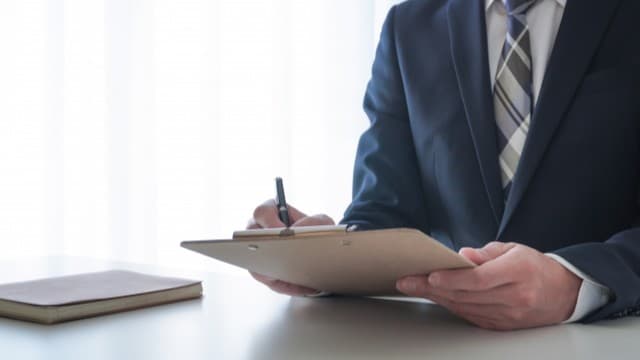 <ruby ><rb><span class="jlpt-n3" word="日本">日本</span></rb><rt>にほん</rt></ruby><span class="" word="、">、</span><ruby ><rb><span class="unknown" word="永住">永住</span></rb><rt>えいじゅう</rt></ruby><span class="" word="ビ">ビ</span><span class="" word="ザ">ザ</span><span class="" word="と">と</span><ruby ><rb><span class="jlpt-n5" word="仕事">仕事</span></rb><rt>しごと</rt></ruby><span class="" word="ビ">ビ</span><span class="" word="ザ">ザ</span><span class="" word="の">の</span><span class="jlpt-n1" word="ルール">ルール</span><span class="" word="を">を</span><span class="jlpt-n5" word="もっと">もっと</span><span class="" word="き">き</span><span class="" word="び">び</span><span class="" word="し">し</span><span class="" word="く">く</span><span class="" word="す">す</span><span class="" word="る">る</span>