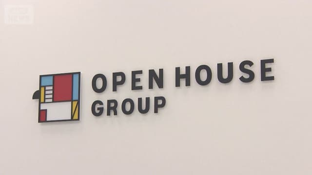 <span class="jlpt-n1" word="オープン">オープン</span><span class="" word="ハ">ハ</span><span class="" word="ウ">ウ</span><span class="" word="ス">ス</span><span class="" word="、">、</span><ruby><rb><span class="jlpt-n3" word="営業">営業</span></rb><rt>えいぎょう</rt></ruby><span class="" word="の">の</span><ruby><rb><span class="" word="初">初</span></rb><rt>はじ</rt></ruby><span class="" word="め">め</span><span class="" word="て">て</span><span class="" word="も">も</span><span class="" word="ら">ら</span><span class="" word="う">う</span><span class="" word="お">お</span><ruby><rb><span class="" word="金">金</span></rb><rt>かね</rt></ruby><span class="" word="が">が</span><span class="" word="4">4</span><span class="" word="0">0</span><ruby><rb><span class="jlpt-n5" word="万">万</span><span class="jlpt-n3" word="円">円</span></rb><rt>まんえん</rt></ruby><span class="" word="に">に</span>