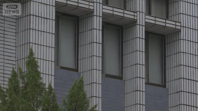 <ruby ><rb><span class="jlpt-n3" word="母親">母親</span></rb><rt>ははおや</rt></ruby><span class="" word="が">が</span><ruby ><rb><span class="jlpt-n3" word="少女">少女</span></rb><rt>しょうじょ</rt></ruby><span class="" word="を">を</span><ruby ><rb><span class="jlpt-n3" word="日本">日本</span></rb><rt>にほん</rt></ruby><span class="" word="の">の</span><ruby ><rb><span class="jlpt-n5" word="店">店</span></rb><rt>みせ</rt></ruby><span class="" word="に">に</span><span class="" word="お">お</span><span class="" word="い">い</span><span class="" word="て">て</span><span class="jlpt-n1" word="いく">いく</span><span class="" word="　">　</span><ruby ><rb><span class="unknown" word="台湾">台湾</span></rb><rt>たいわん</rt></ruby><span class="" word="か">か</span><span class="" word="ら">ら</span><span class="" word="タ">タ</span><span class="" word="イ">イ</span><span class="" word="へ">へ</span><span class="" word="つ">つ</span><span class="" word="れ">れ</span><span class="" word="ら">ら</span><span class="" word="れ">れ</span><span class="" word="る">る</span>