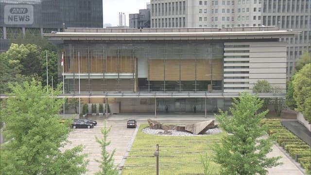 <ruby ><rb><span class="jlpt-n5" word="来年">来年</span></rb><rt>らいねん</rt></ruby><span class="" word="の">の</span><ruby ><rb><span class="jlpt-n3" word="日本">日本</span></rb><rt>にほん</rt></ruby><span class="" word="の">の</span><ruby ><rb><span class="jlpt-n3" word="予算">予算</span></rb><rt>よさん</rt></ruby><span class="" word="は">は</span><span class="" word="1">1</span><span class="" word="2">2</span><span class="" word="2">2</span><ruby ><rb><span class="jlpt-n1" word="兆">兆</span></rb><rt>ちょう</rt></ruby><span class="" word="3">3</span><span class="" word="0">0</span><span class="" word="0">0</span><span class="" word="0">0</span><ruby ><rb><span class="jlpt-n4" word="億">億</span></rb><rt>おく</rt></ruby><ruby ><rb><span class="jlpt-n3" word="円">円</span></rb><rt>えん</rt></ruby><span class="" word="に">に</span><span class="" word="な">な</span><span class="" word="り">り</span><span class="" word="ま">ま</span><span class="" word="す">す</span>